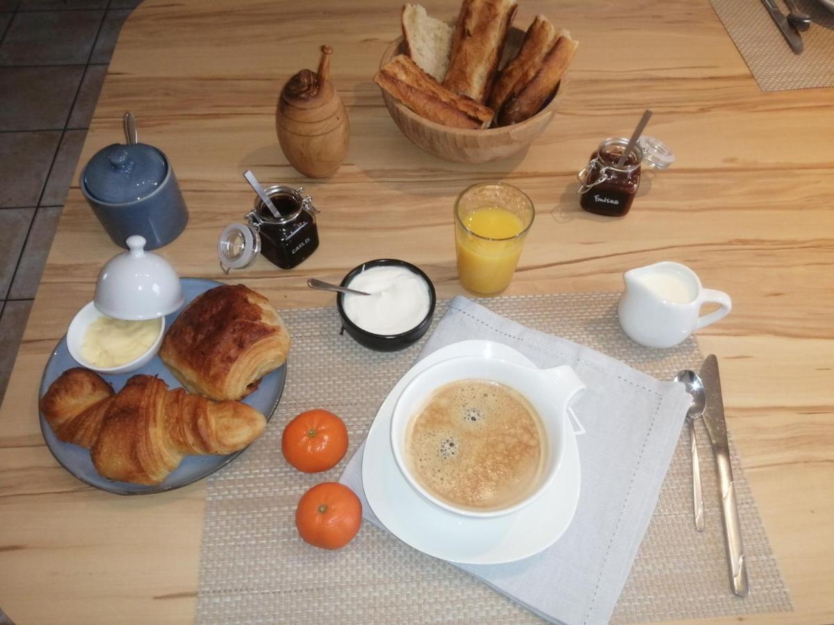 Dollon La Maison D'Elise Bed & Breakfast エクステリア 写真